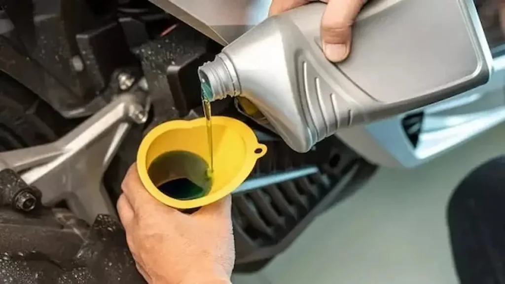 بهترین روغن برای موتور سیکلت انژکتوری، کاربراتوری و بی کلاچ