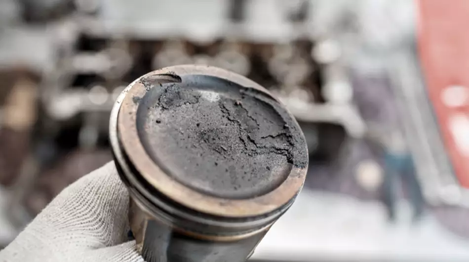 چرا روغن موتور سیکلت زود سیاه میشه؟ چرا روغن موتور سیکلت زود سیاه میشه؟