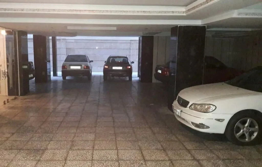 چه کار کنیم شیشه شور ماشین یخ نزند؟ چه کار کنیم شیشه شور ماشین یخ نزند؟