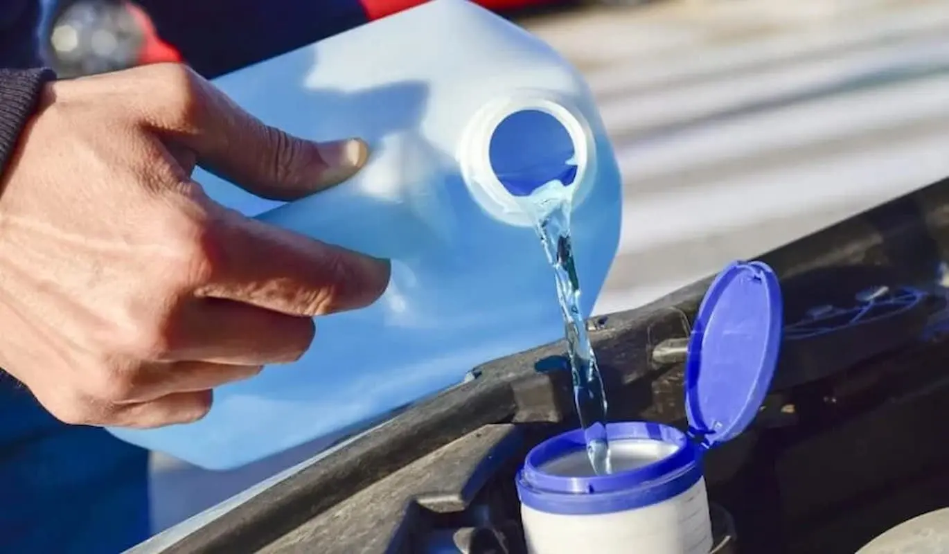 نحوه استفاده و مصرف شیشه شوی خودرو و ماشین+ آموزش گام به گام